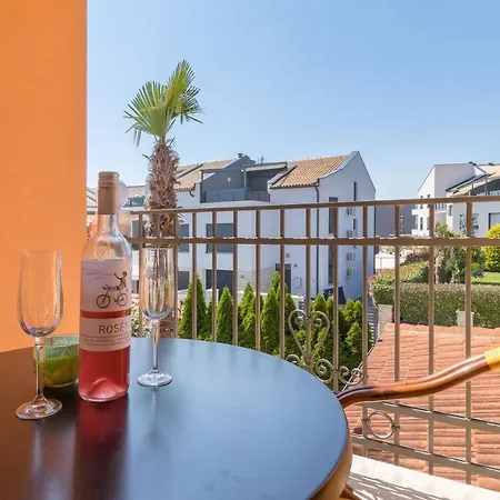 Apartmán Liebenswerte Fewo Direkt Am Mit 2 Pools, Klima, Wlan, Aussendusche, Terrasse, Grill Und Parkplatz