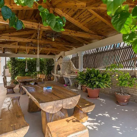 Apartmán Liebenswerte Fewo Direkt Am Mit 2 Pools, Klima, Wlan, Aussendusche, Terrasse, Grill Und Parkplatz *